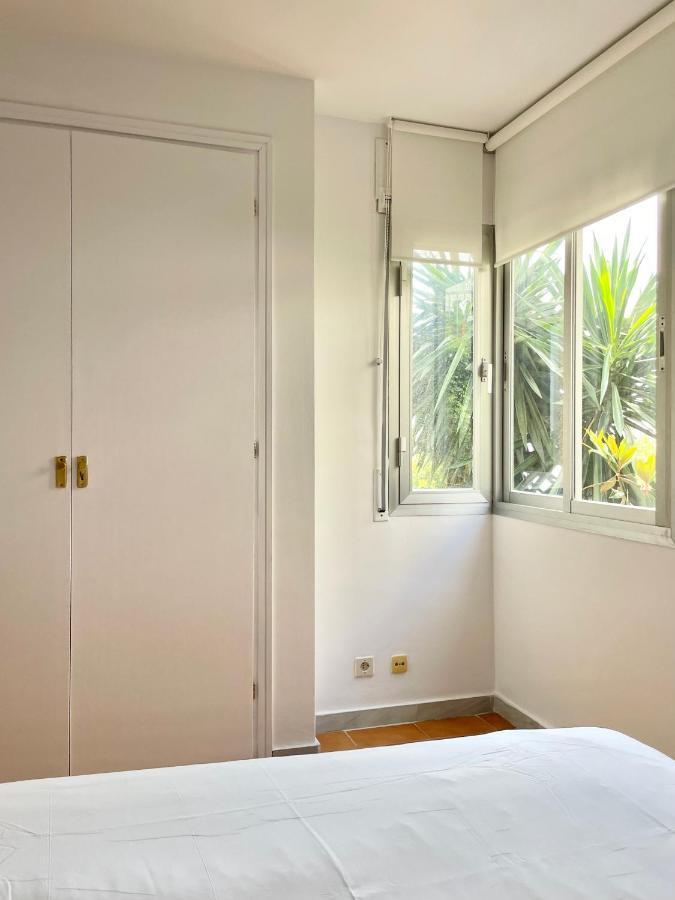 Luminoso Apartamento Frente Al Mar Con Piscina Ρόζες Εξωτερικό φωτογραφία