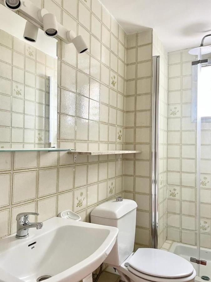 Luminoso Apartamento Frente Al Mar Con Piscina Ρόζες Εξωτερικό φωτογραφία