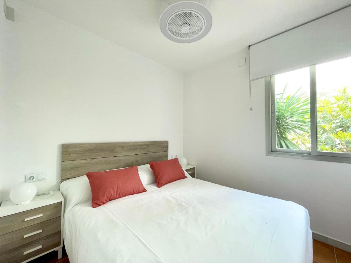 Luminoso Apartamento Frente Al Mar Con Piscina Ρόζες Εξωτερικό φωτογραφία