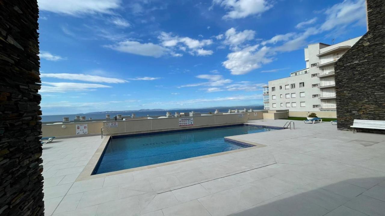 Luminoso Apartamento Frente Al Mar Con Piscina Ρόζες Εξωτερικό φωτογραφία